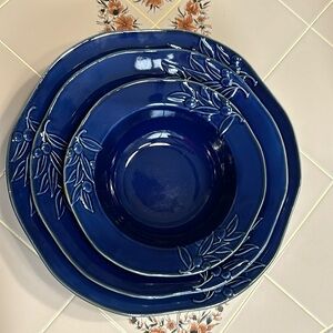 Certified International Serving Bowls Set.